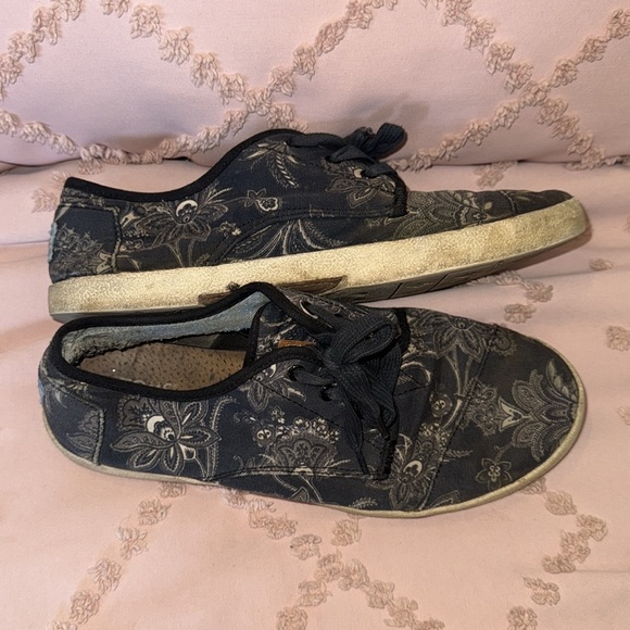 DONATED - Picture 2 of 4